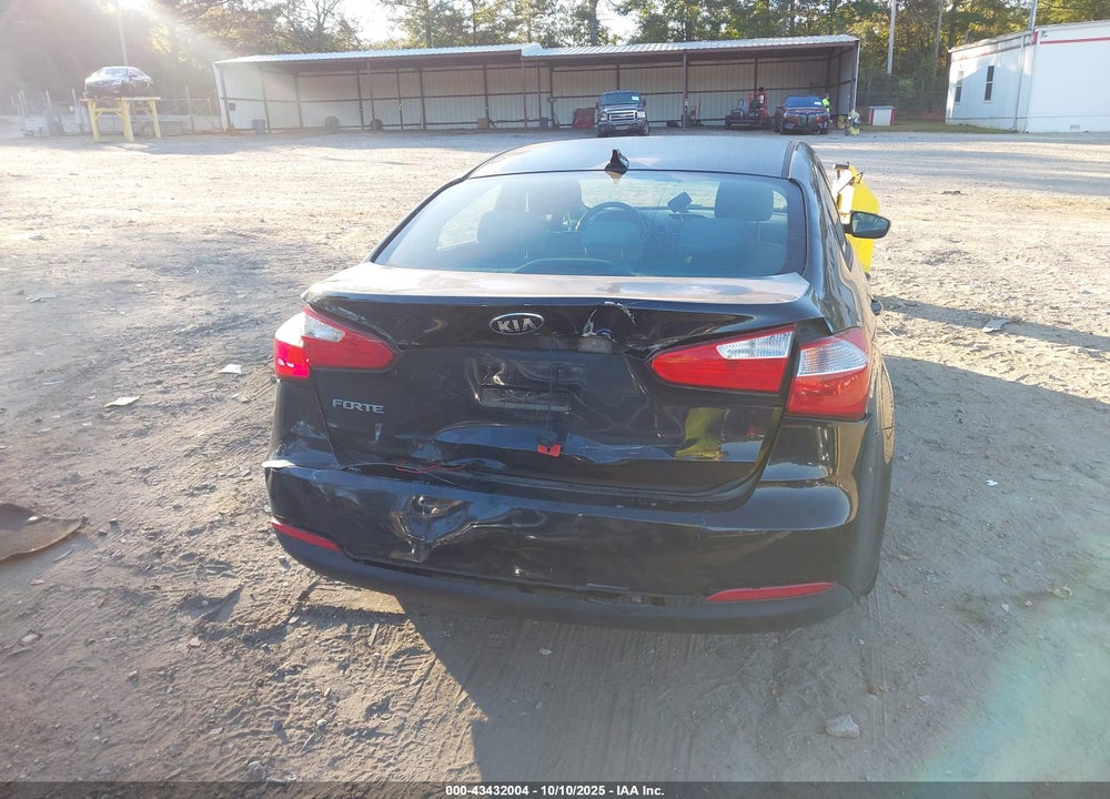2016 KIA FORTE VIN: KNAFK4A6XG5438811