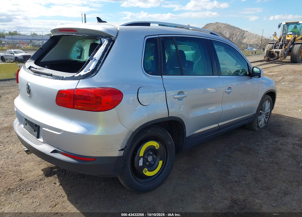 2013 VOLKSWAGEN TIGUAN SE VIN: WVGAV7AX3DW557803