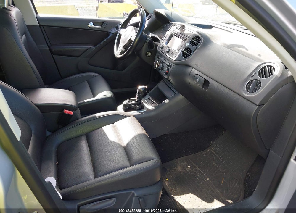 2013 VOLKSWAGEN TIGUAN SE VIN: WVGAV7AX3DW557803