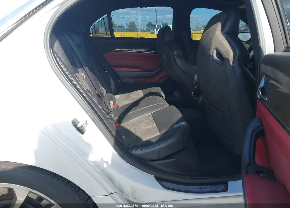 2017 CADILLAC CTS VIN: 1G6A15S66H0195861