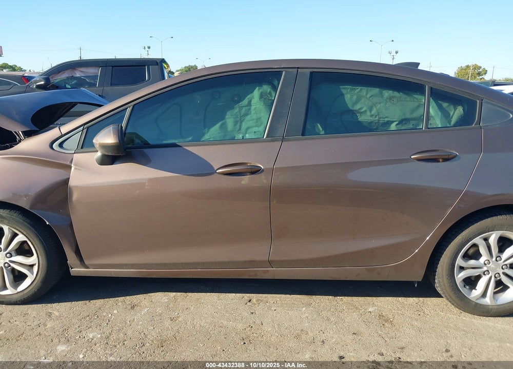 2019 CHEVROLET CRUZE LS VIN: 1G1BC5SM3K7126675