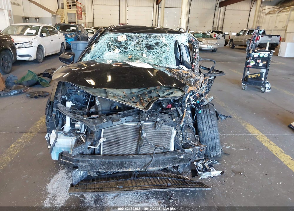 2018 TOYOTA COROLLA LE VIN: 2T1BURHE7JC992498
