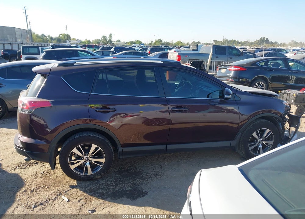 2017 TOYOTA RAV4 XLE VIN: 2T3WFREV2HW376854