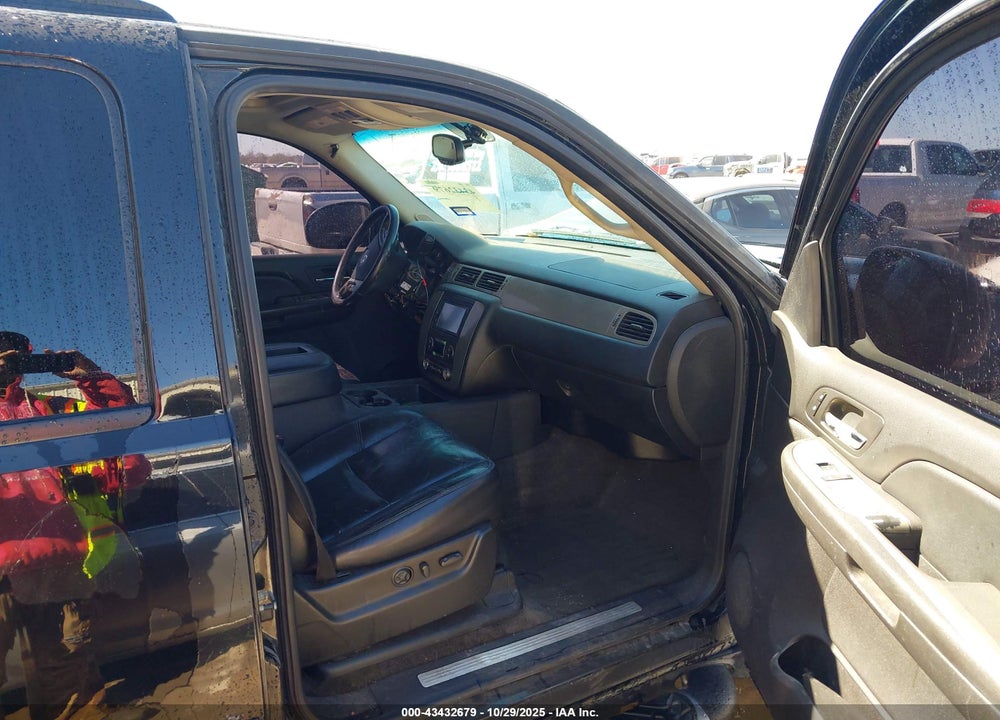 2008 CHEVROLET TAHOE LT VIN: 1GNFC13J98R117117