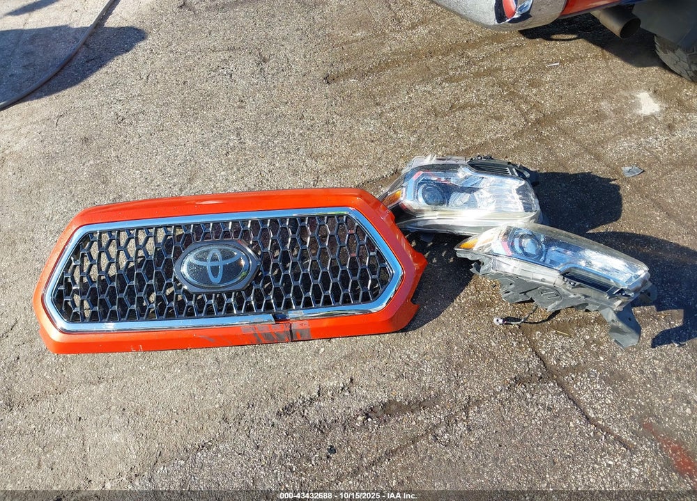 2018 TOYOTA TACOMA TRD OFF ROAD VIN: 3TMCZ5AN5JM165387