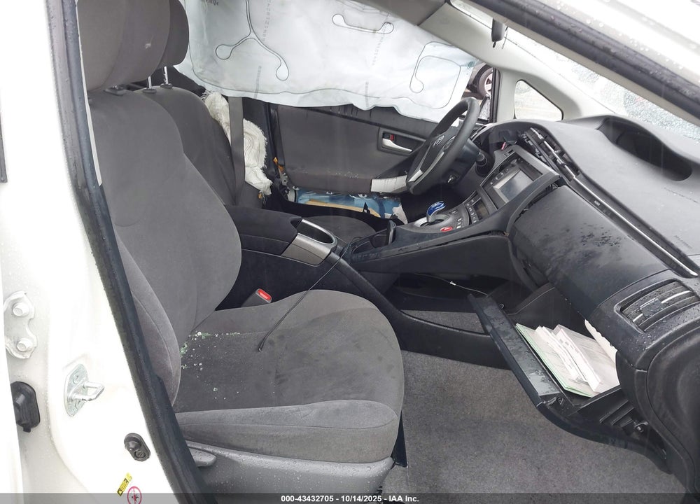 2014 TOYOTA PRIUS VIN: JTDKN3DU7E1736086
