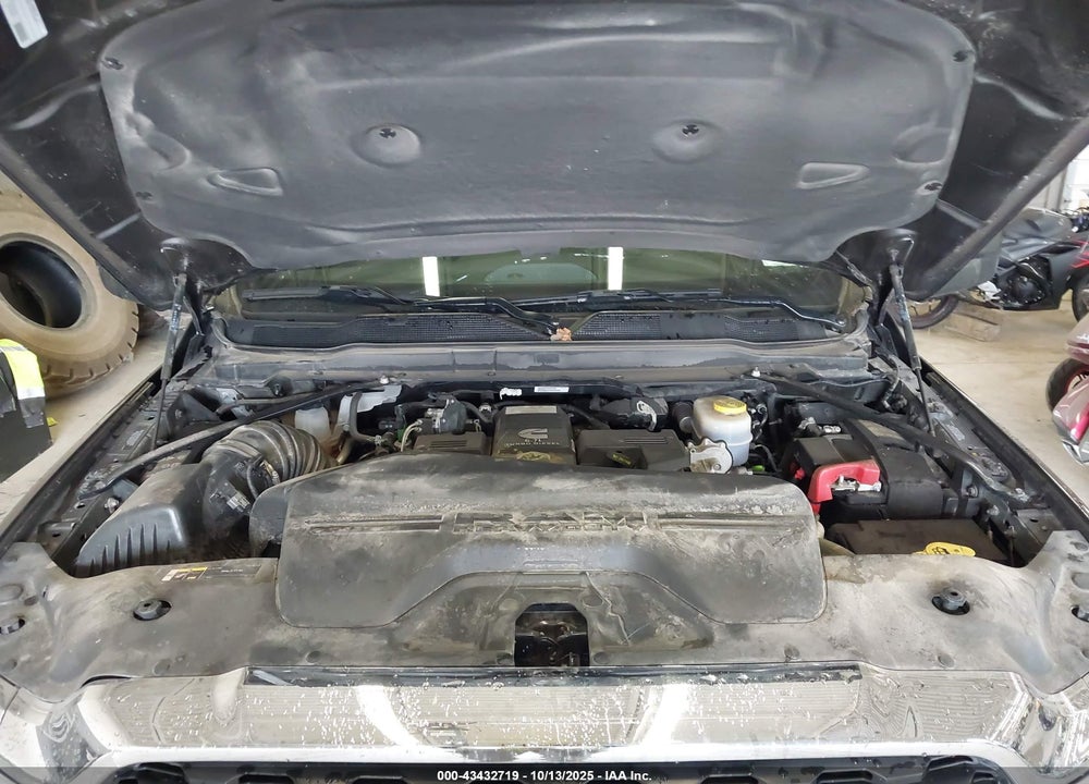 2024 RAM 2500 BIG HORN 4X4 6'4 BOX VIN: 3C6UR5DLXRG285816