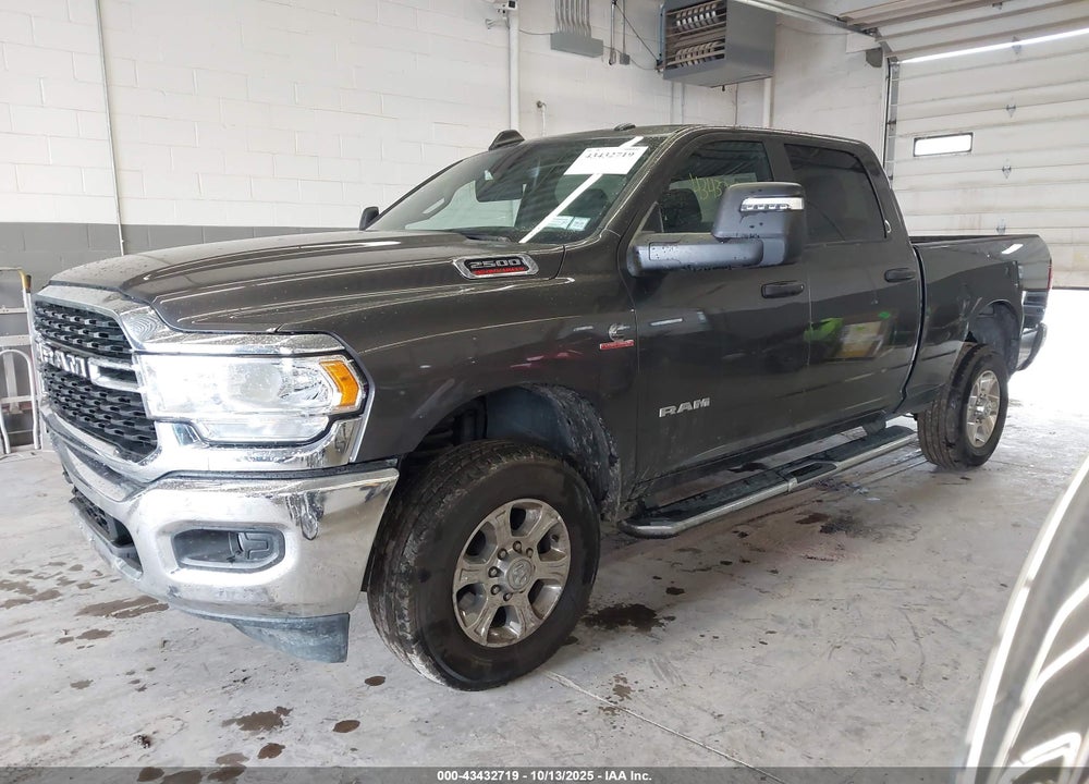 2024 RAM 2500 BIG HORN 4X4 6'4 BOX VIN: 3C6UR5DLXRG285816