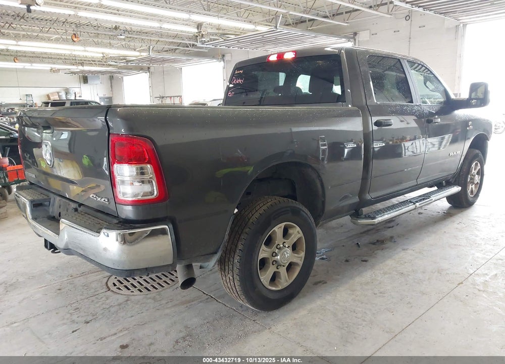 2024 RAM 2500 BIG HORN 4X4 6'4 BOX VIN: 3C6UR5DLXRG285816