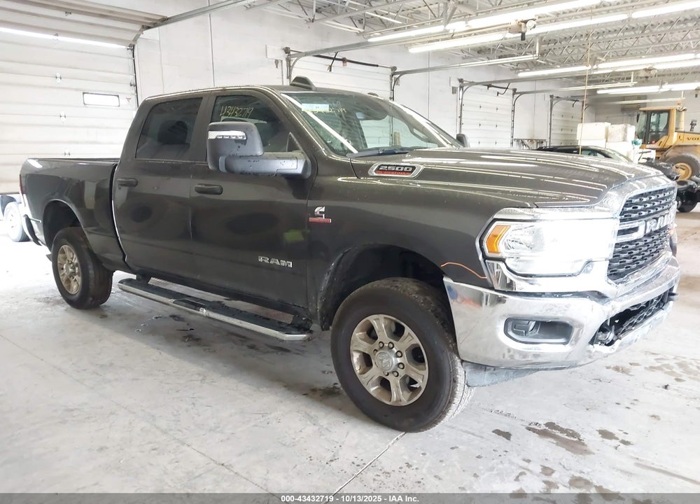 2024 RAM 2500 BIG HORN 4X4 6'4 BOX VIN: 3C6UR5DLXRG285816