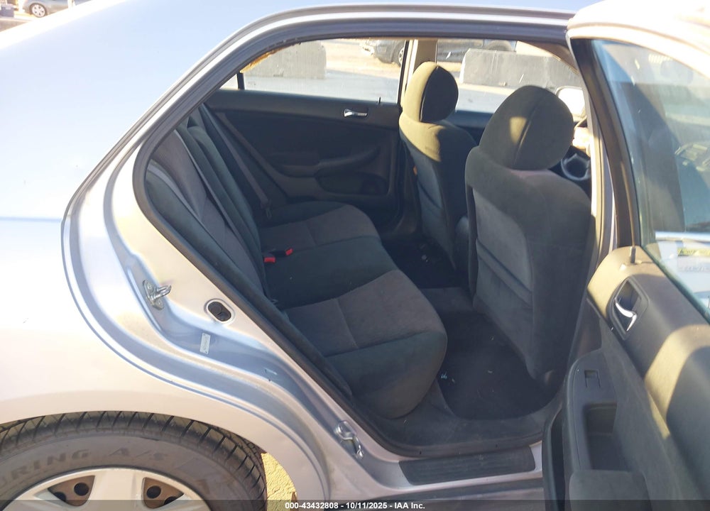 2005 HONDA ACCORD 2.4 LX VIN: 1HGCM56445A016956