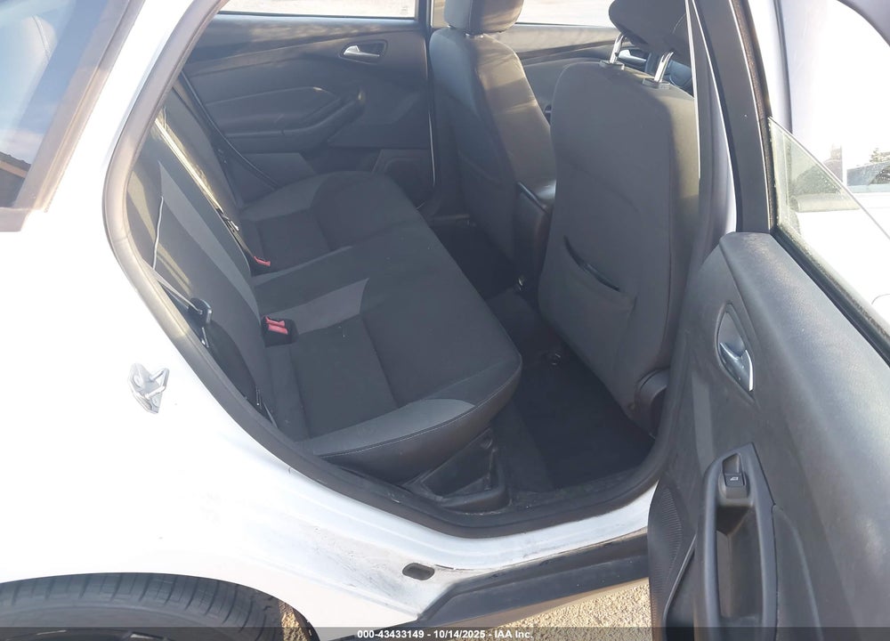 2014 FORD FOCUS SE VIN: 1FADP3F25EL461777