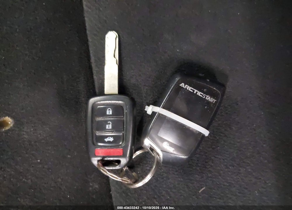 2013 HONDA ACCORD LX VIN: 1HGCR2F32DA255850
