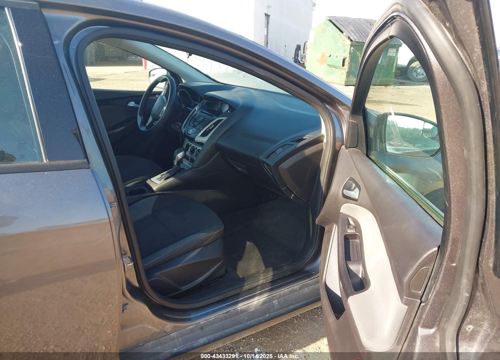 2014 FORD FOCUS SE VIN: 1FADP3F21EL427920