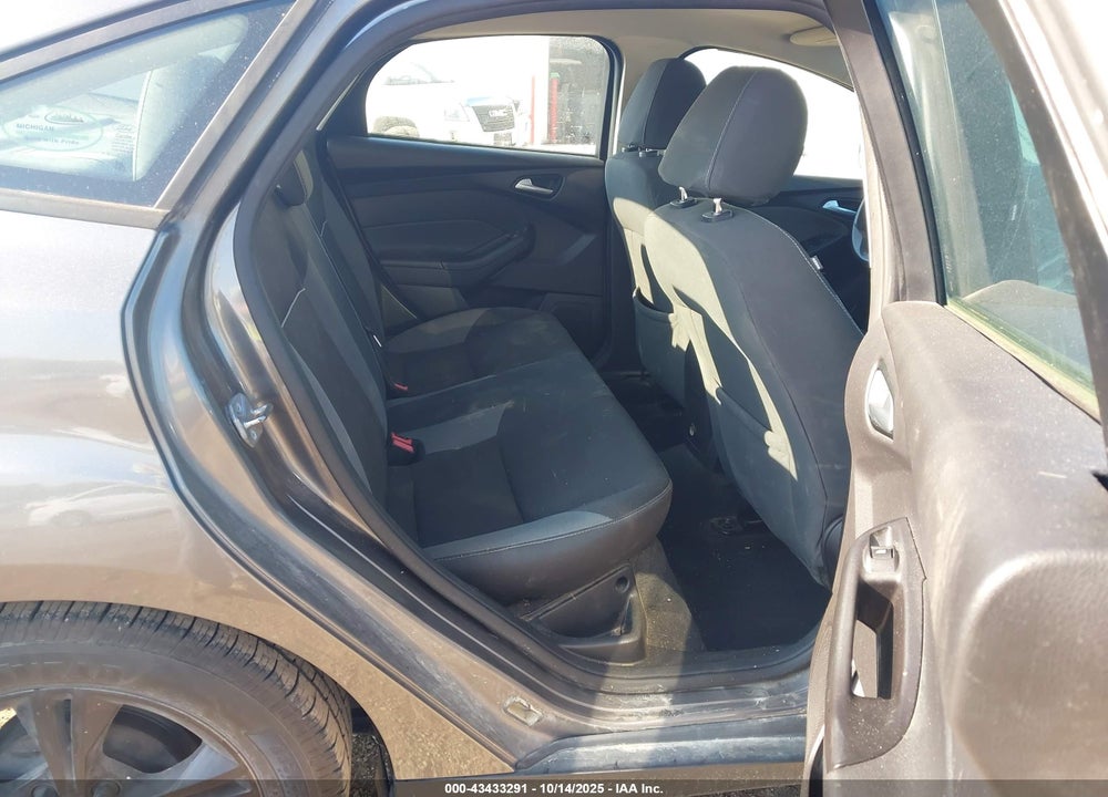 2014 FORD FOCUS SE VIN: 1FADP3F21EL427920