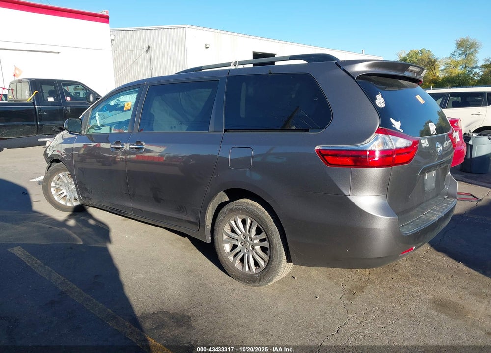 2016 TOYOTA SIENNA XLE 8 PASSENGER VIN: 5TDYK3DC1GS708171