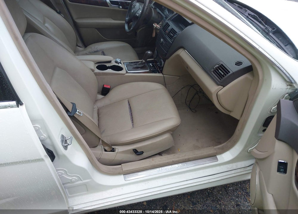2010 MERCEDES-BENZ C 300 LUXURY 4MATIC/SPORT 4MATIC VIN: WDDGF8BB9AF444735