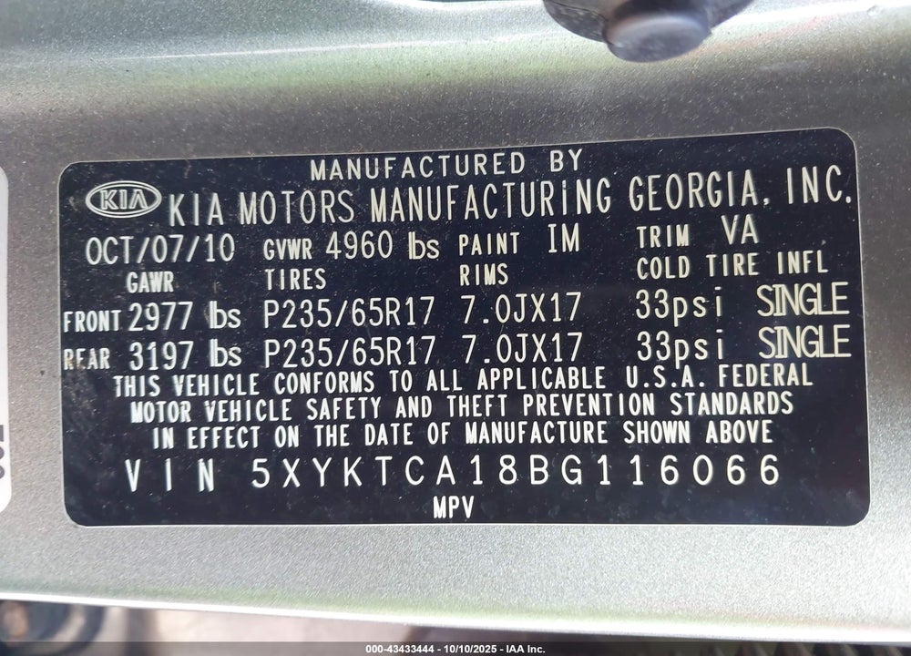 2011 KIA SORENTO VIN: 5XYKTCA18BG116066