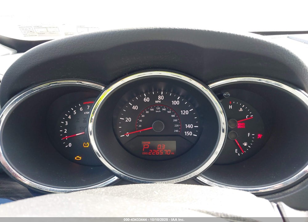 2011 KIA SORENTO VIN: 5XYKTCA18BG116066