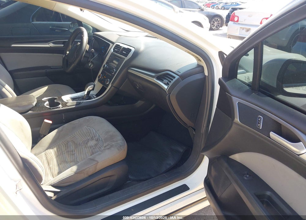 2016 FORD FUSION VIN: 3FA6P0G71GR143497