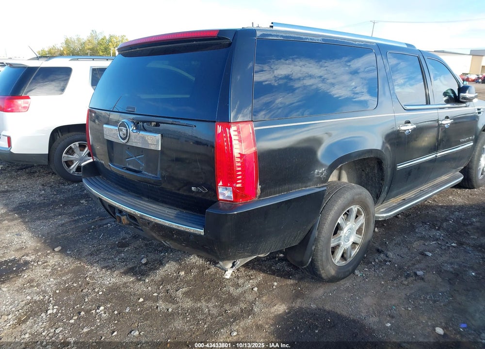 2007 CADILLAC ESCALADE ESV VIN: 1GYFK66857R218780