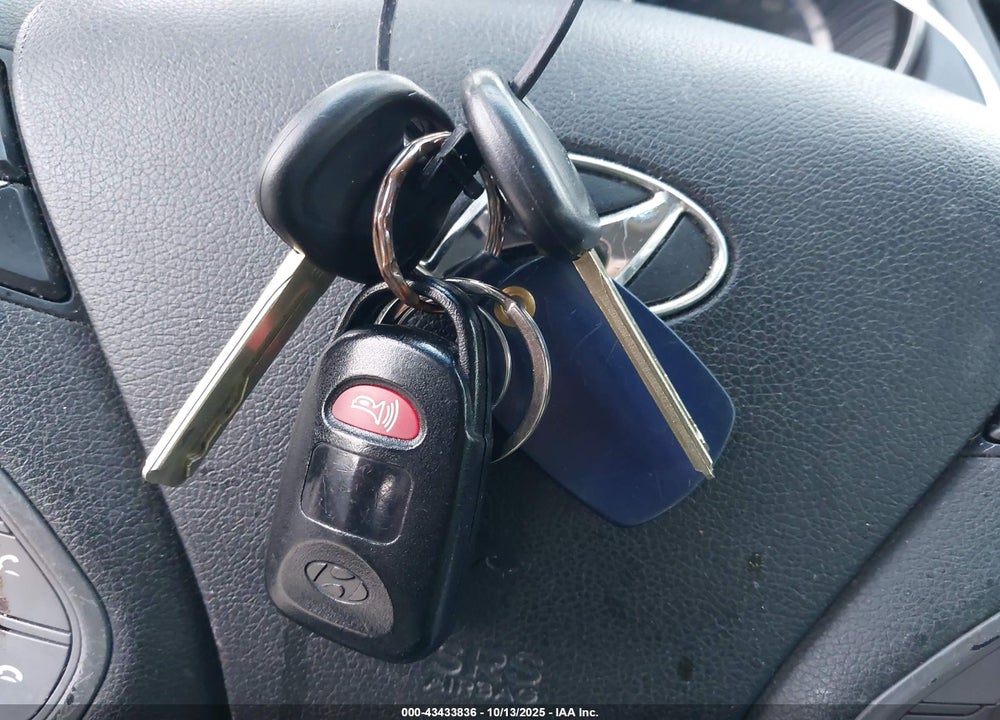 2013 HYUNDAI SONATA GLS VIN: 5NPEB4AC5DH728292