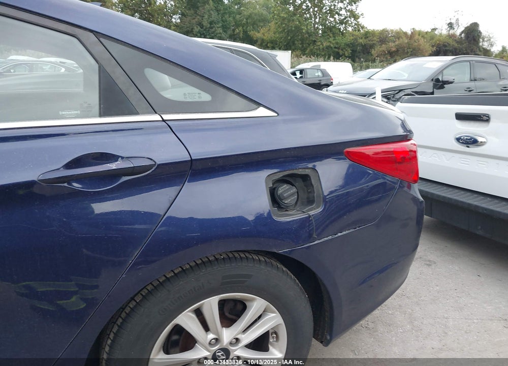 2013 HYUNDAI SONATA GLS VIN: 5NPEB4AC5DH728292