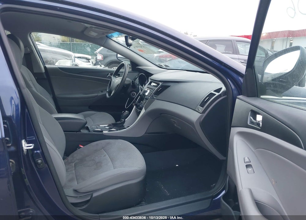 2013 HYUNDAI SONATA GLS VIN: 5NPEB4AC5DH728292