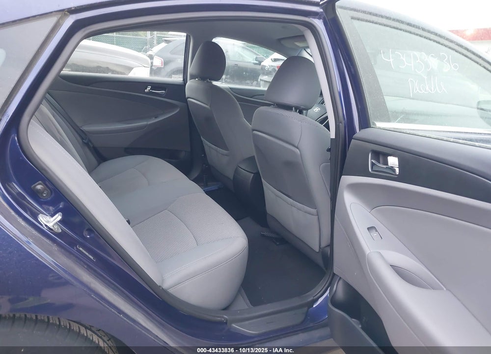 2013 HYUNDAI SONATA GLS VIN: 5NPEB4AC5DH728292