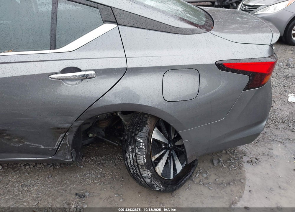 2022 NISSAN ALTIMA SV INTELLIGENT AWD VIN: 1N4BL4DW7NN302584