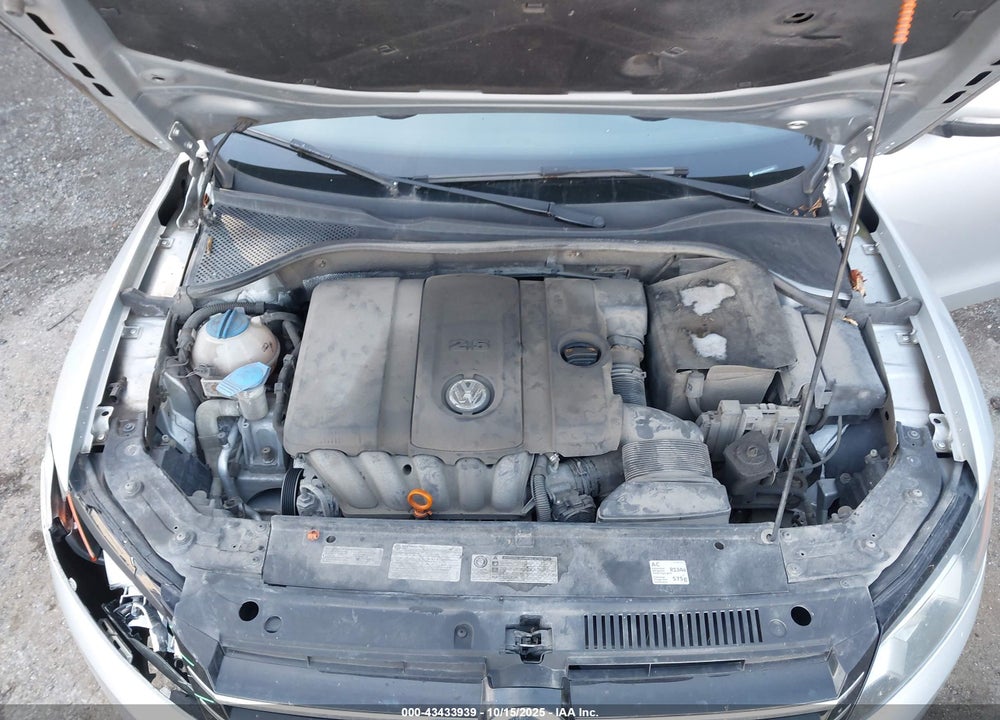 2013 VOLKSWAGEN PASSAT VIN: 1VWBP7A3XDC005035