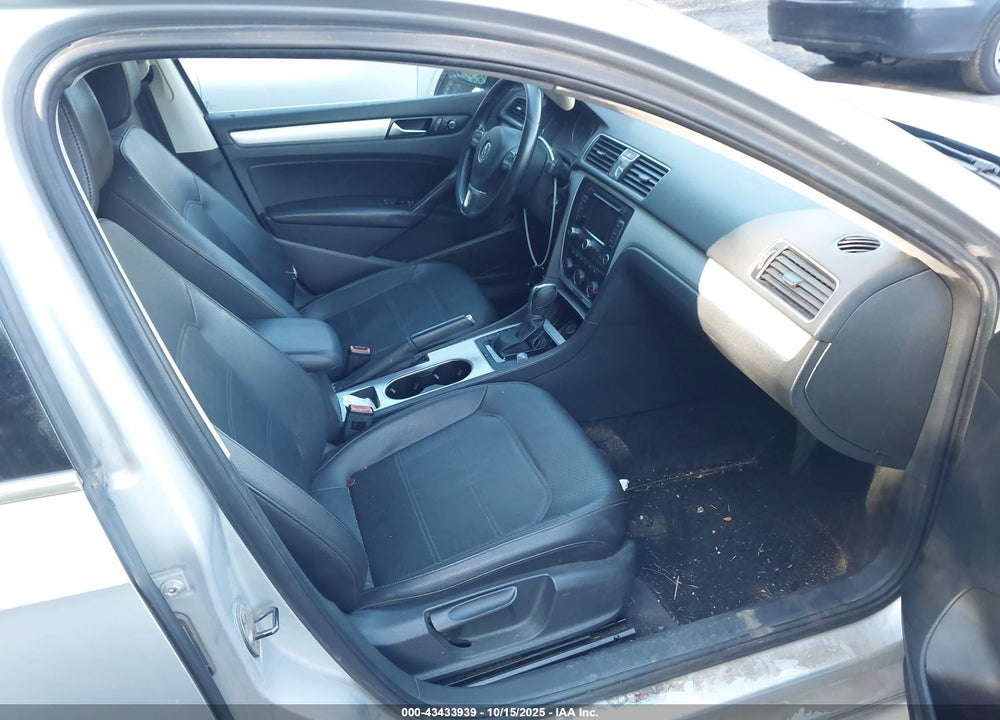 2013 VOLKSWAGEN PASSAT VIN: 1VWBP7A3XDC005035