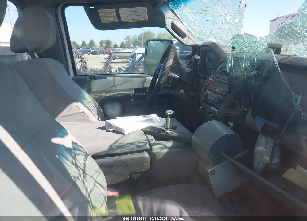 2016 FORD F-550 CHASSIS XL VIN: 1FDUF5GT8GEB97957
