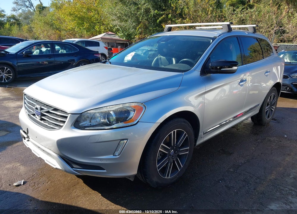 2017 VOLVO XC60 T5 DYNAMIC VIN: YV440MRR7H2110700