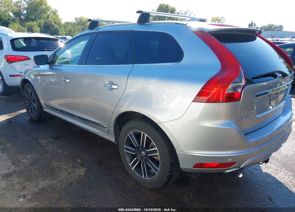 2017 VOLVO XC60 T5 DYNAMIC VIN: YV440MRR7H2110700