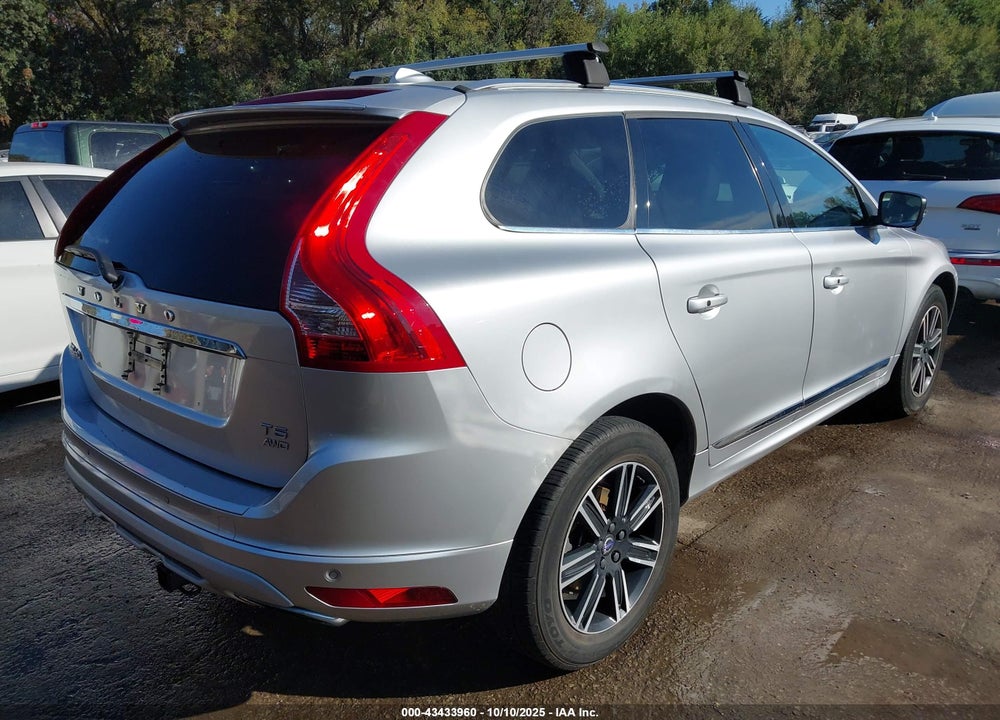 2017 VOLVO XC60 T5 DYNAMIC VIN: YV440MRR7H2110700