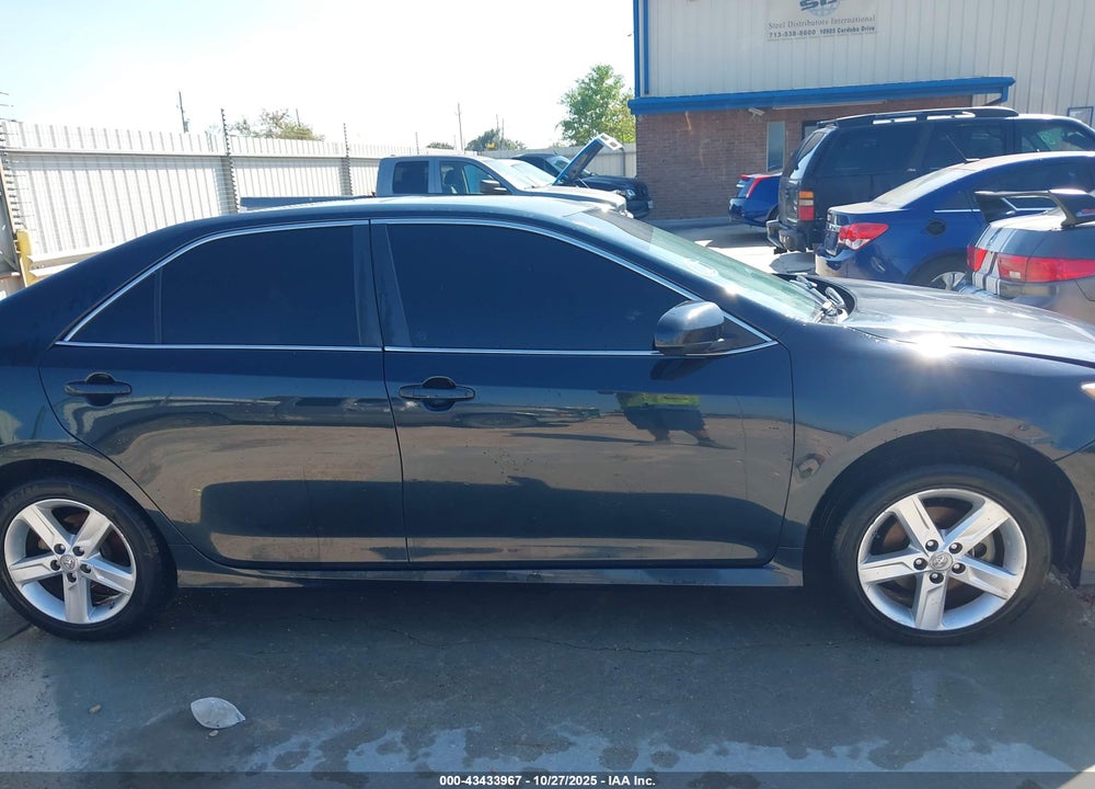 2014 TOYOTA CAMRY SE VIN: 4T1BF1FK9EU772773