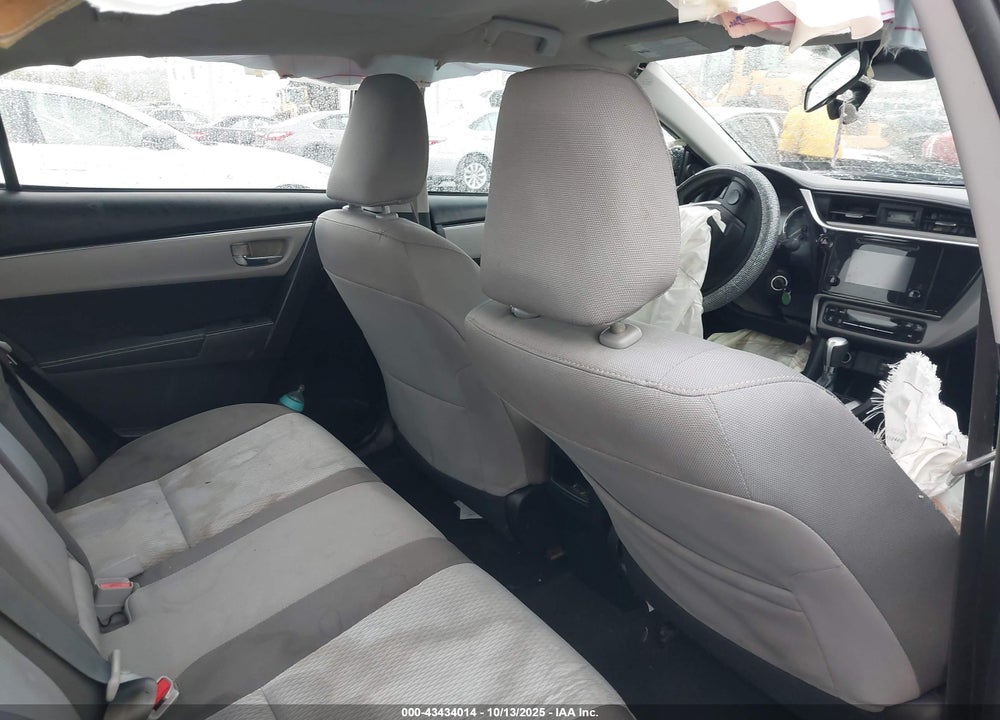 2018 TOYOTA COROLLA LE VIN: 2T1BURHE7JC973059