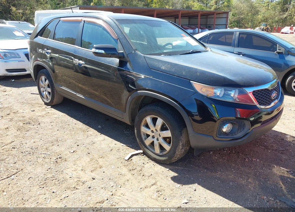 2013 KIA SORENTO LX VIN: 5XYKT3A18DG406178
