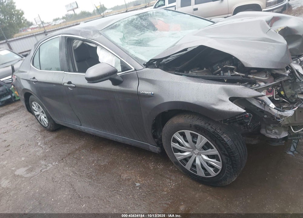 2021 TOYOTA CAMRY LE HYBRID VIN: 4T1C31AK0MU568964