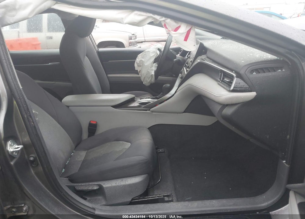 2021 TOYOTA CAMRY LE HYBRID VIN: 4T1C31AK0MU568964