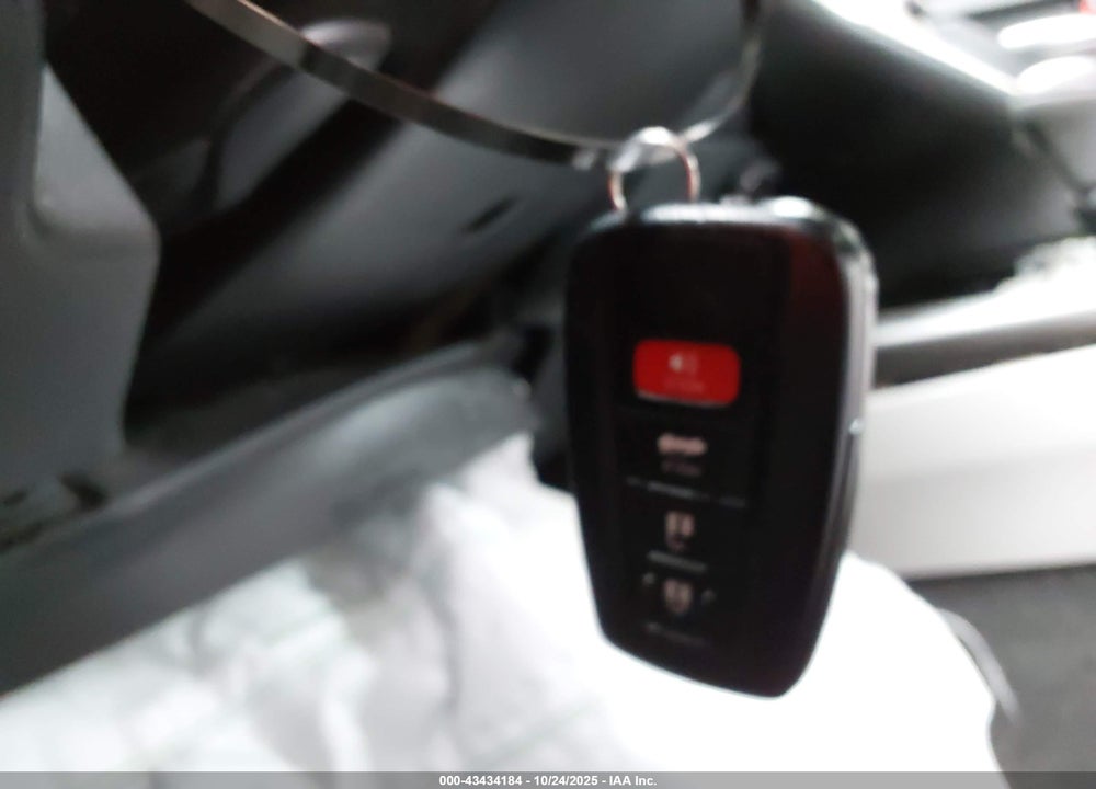 2021 TOYOTA CAMRY LE HYBRID VIN: 4T1C31AK0MU568964