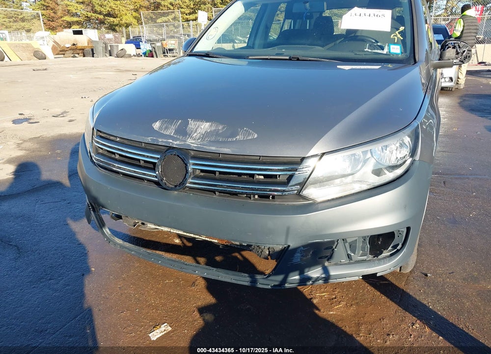 2014 VOLKSWAGEN TIGUAN S VIN: WVGBV3AX5EW612489