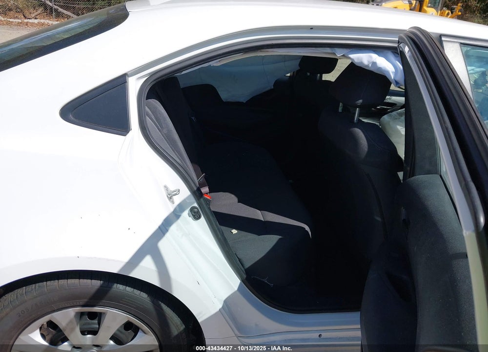 2022 TOYOTA COROLLA LE VIN: 5YFEPMAE4NP374675