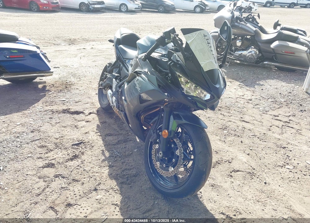2025 KAWASAKI EX650 P VIN: ML5EXEP17SDAF7619