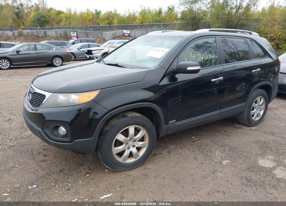 2011 KIA SORENTO VIN: 5XYKTCA19BG028854
