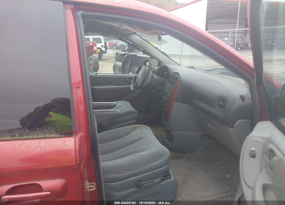2005 CHRYSLER TOWN & COUNTRY VIN: 1C4GP45R35B320918