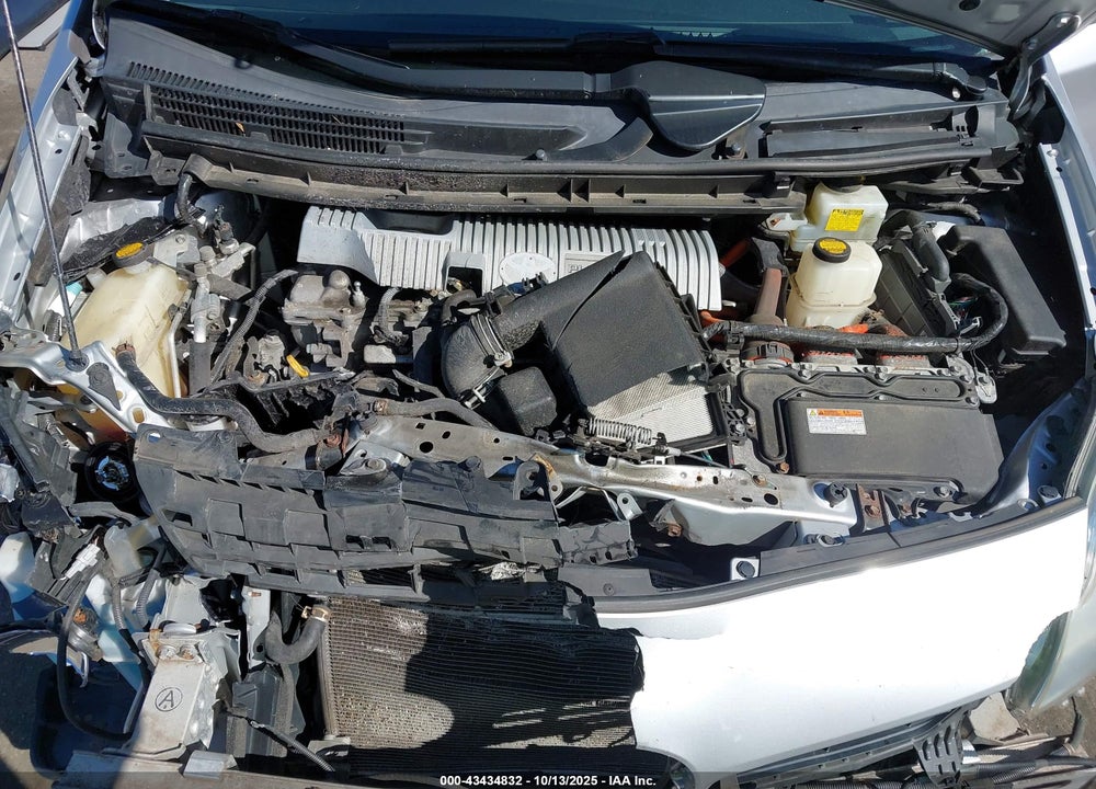 2013 TOYOTA PRIUS PLUG-IN VIN: JTDKN3DP4D3044820