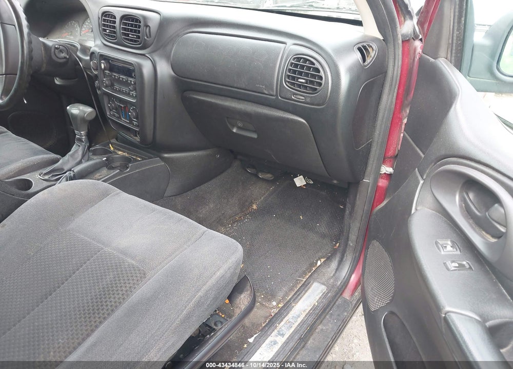2008 CHEVROLET TRAILBLAZER VIN: 1GNDT13S482253552