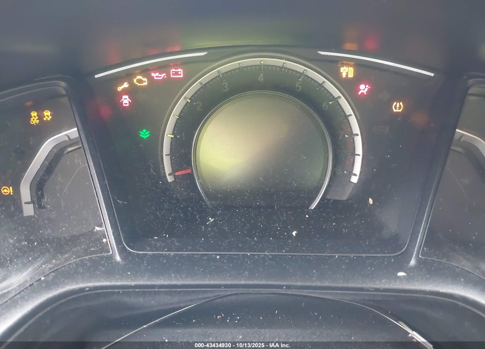 2018 HONDA CIVIC VIN: 2HGFC2F57JH579356